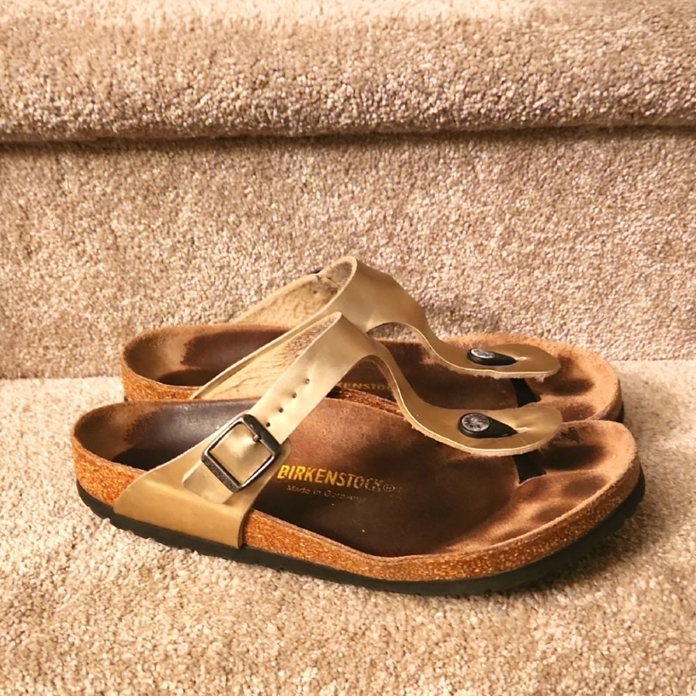 Birkenstock Women's "Gizeh" Birko-Flor Thong Gold Sandals Size 40 US 9.5-10
